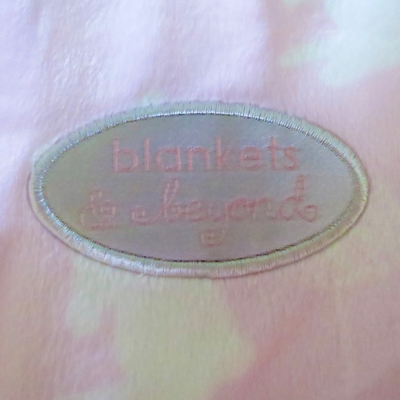 Blankets & Beyond Baby Swaddle Blanket NWOT - Picture 4 of 5